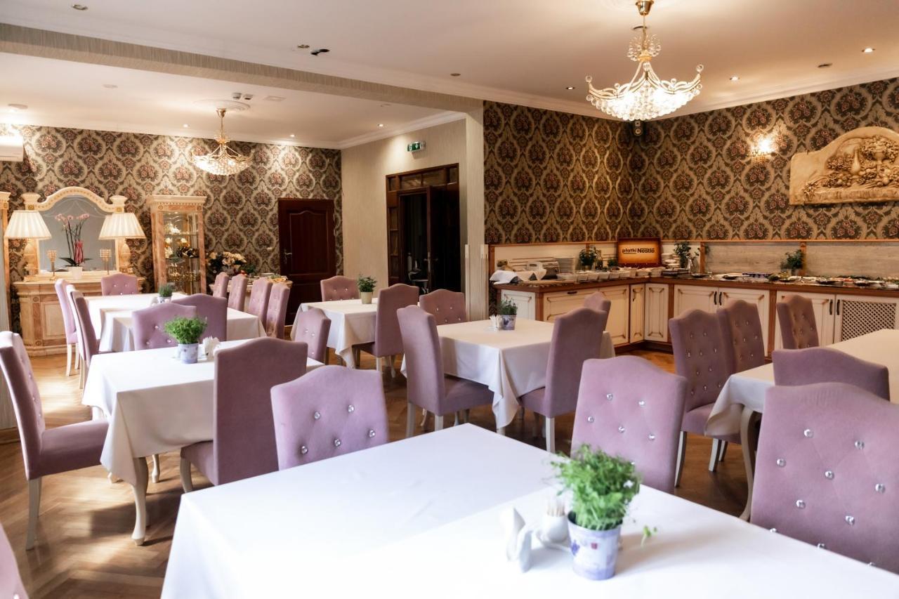Olawian Hotel Олава Екстериор снимка