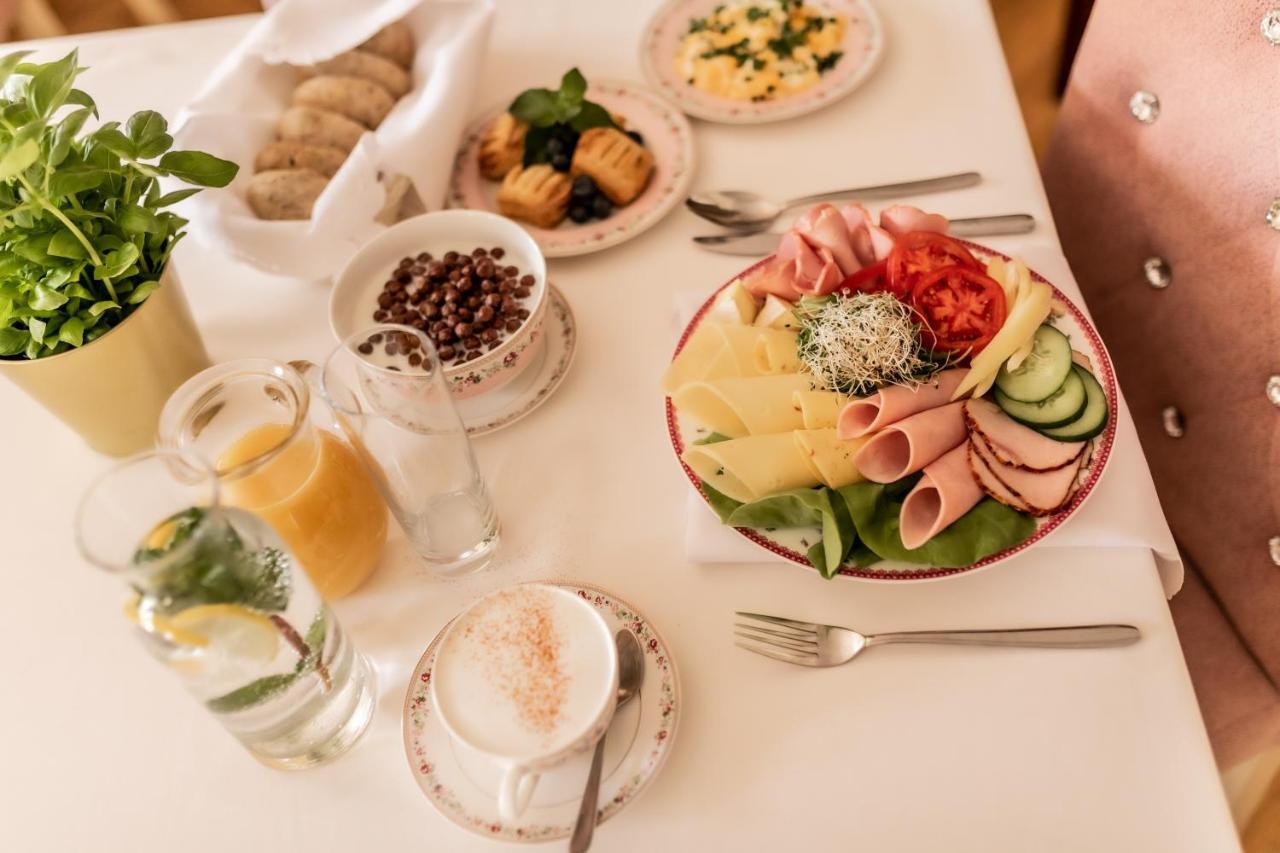 Olawian Hotel Олава Екстериор снимка