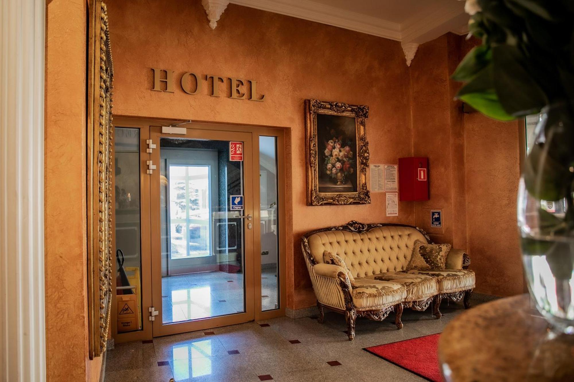 Olawian Hotel Олава Екстериор снимка