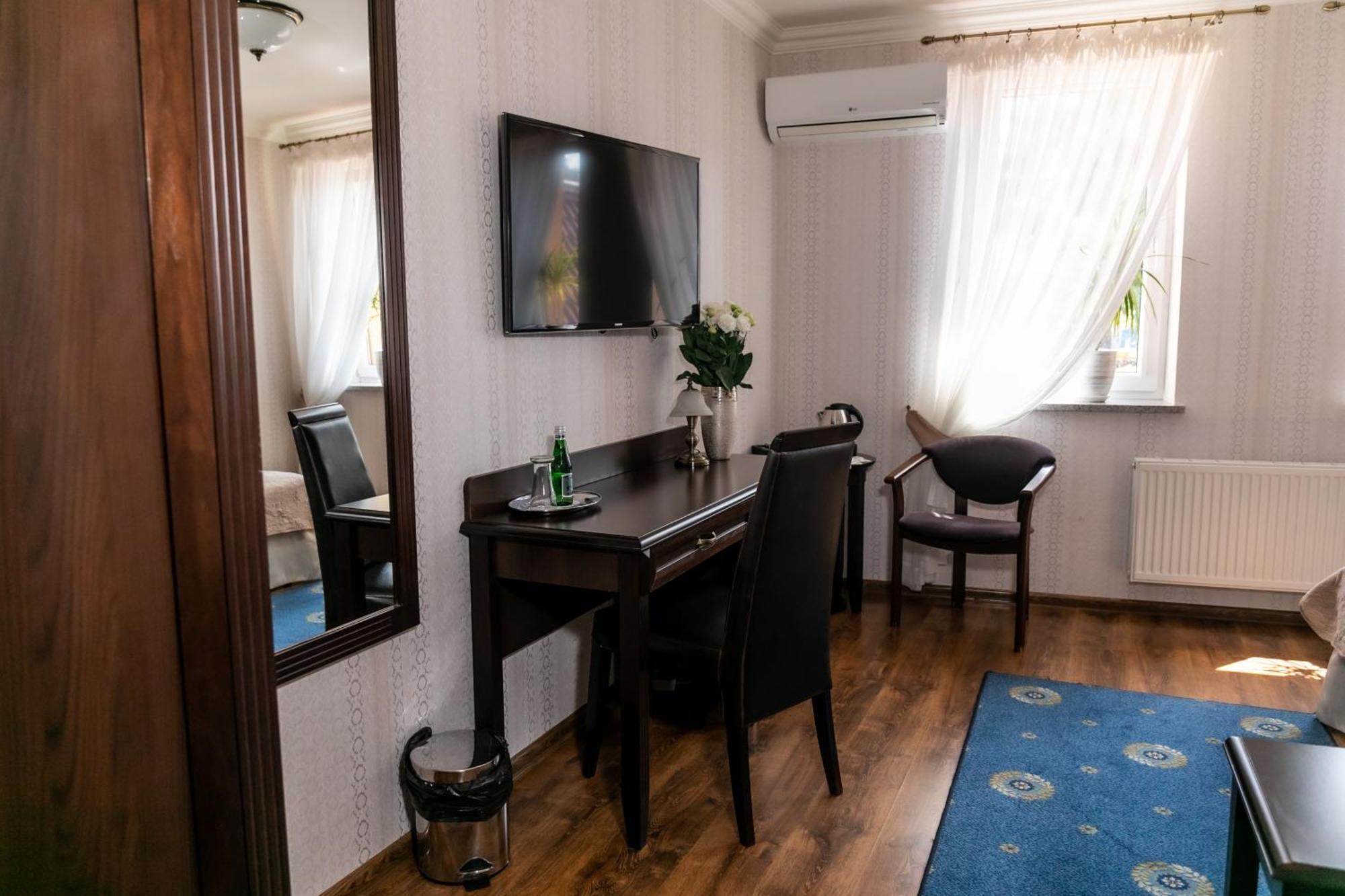 Olawian Hotel Олава Екстериор снимка