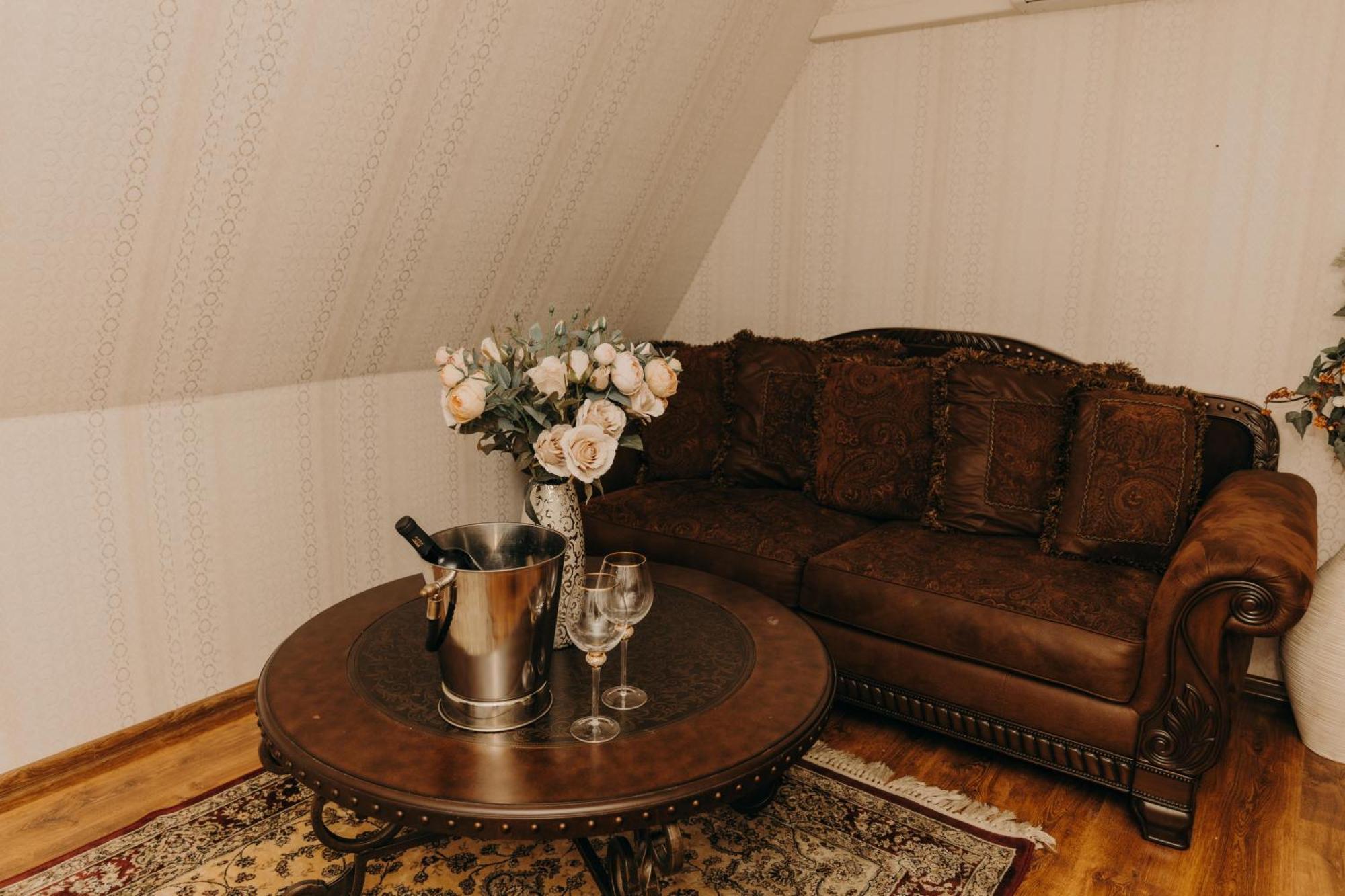 Olawian Hotel Олава Екстериор снимка