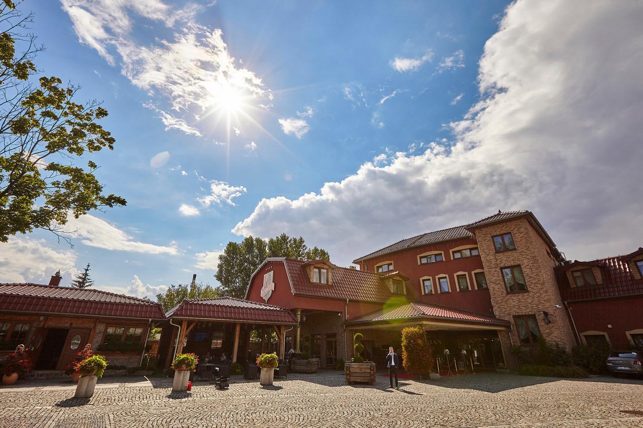 Olawian Hotel Олава Екстериор снимка