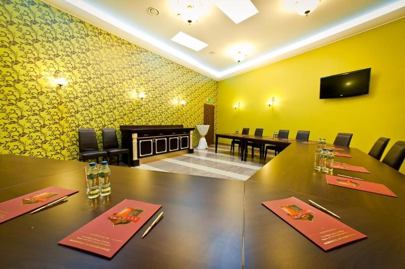 Olawian Hotel Олава Екстериор снимка